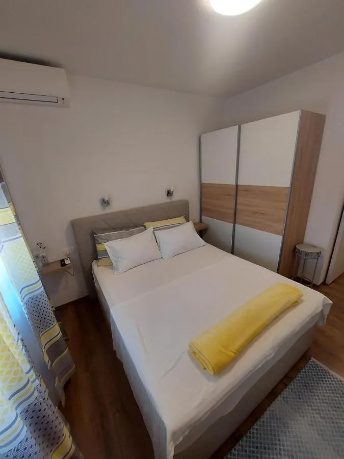 Rooms Nevenka Novi Vinodolski 0*,